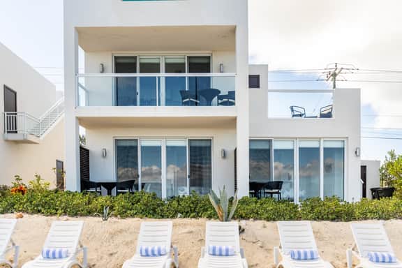 Dream Villa: 3 Bedroom - Image 2
